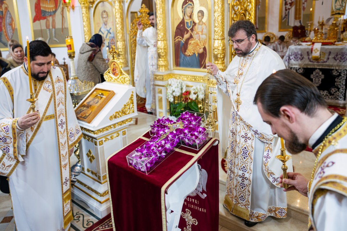 Duminica Sfintei Cruci la Paraclisul Catedralei Naționale 357576