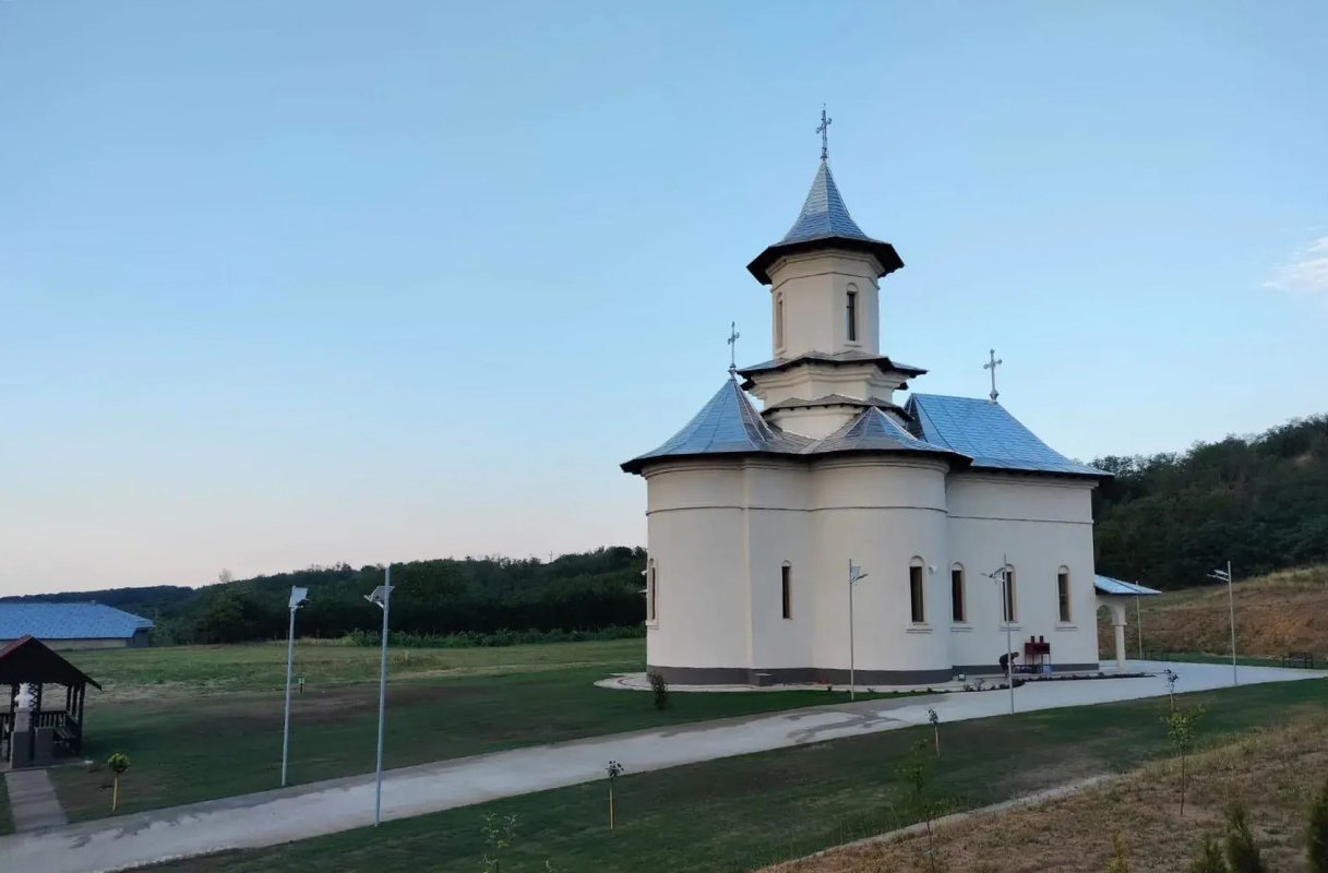 Licitație pentru adjudecarea lucrărilor de pictură la Parohia Obârșteni 357584