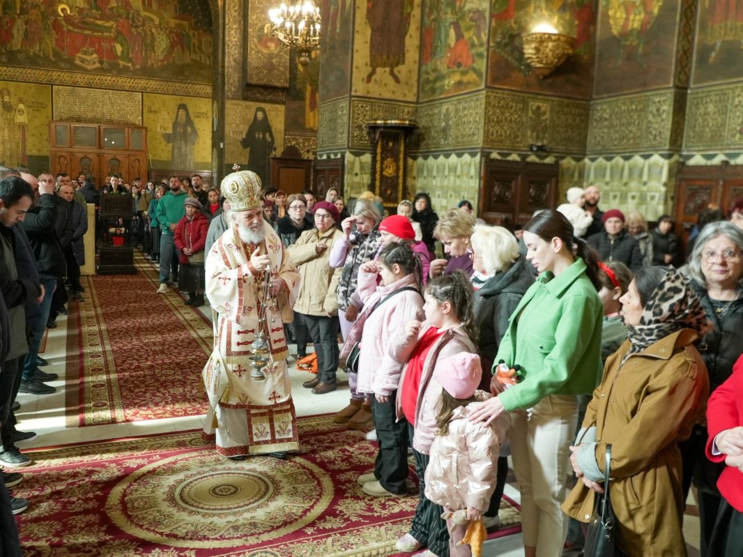 Popasuri de rugăciune și slujire în eparhii din Muntenia și Dobrogea 357528