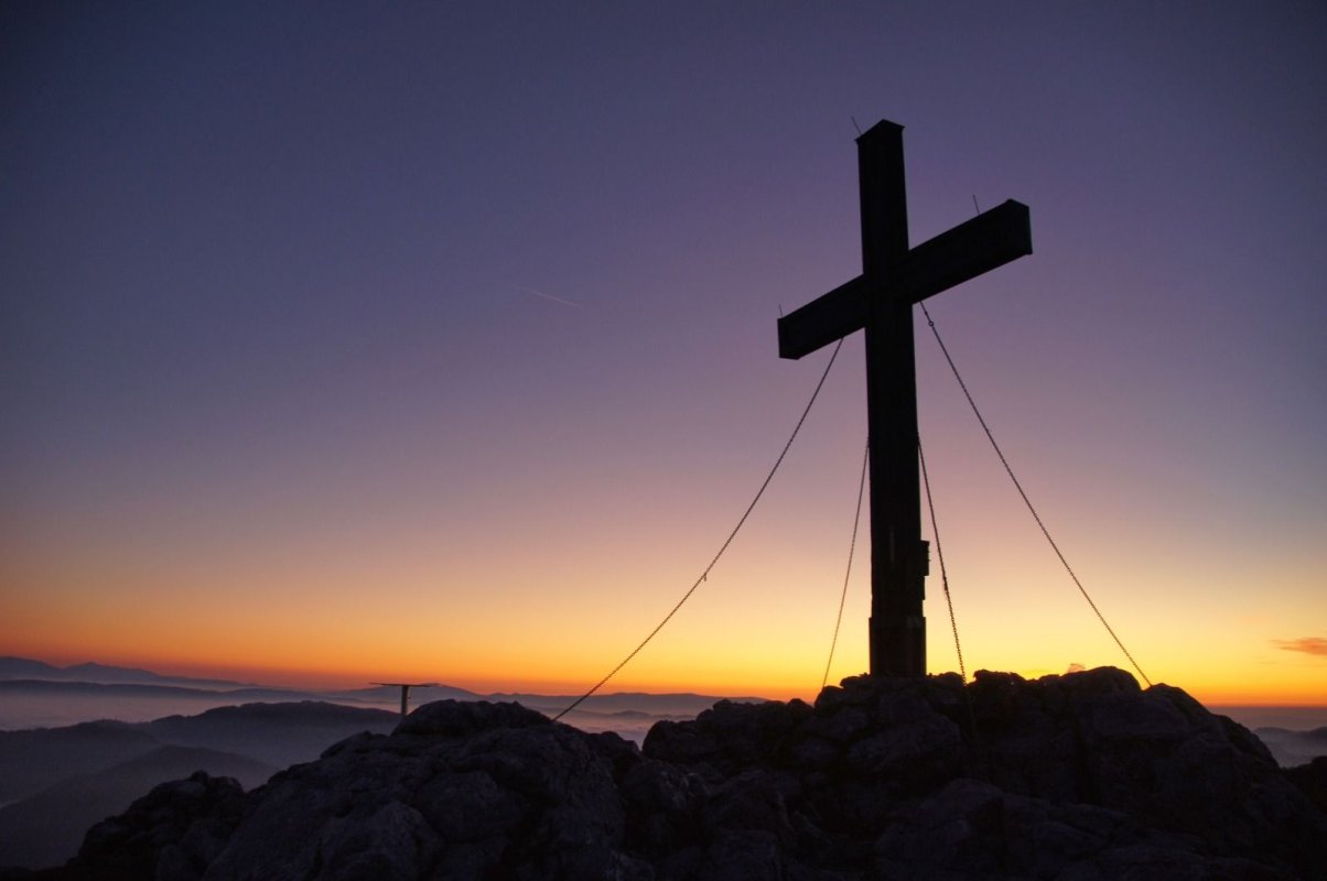 La jumătatea Postului Mare cinstim Crucea Sfântă şi de viaţă dătătoare  357545