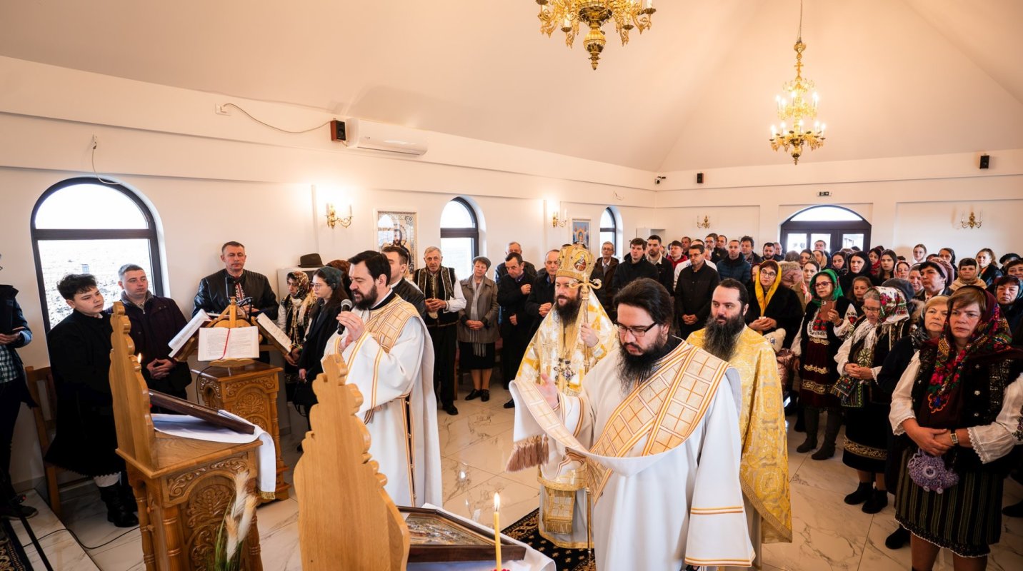 Liturghie arhierească la Parohia „Sfânta Treime” Șcheia III, Suceava 357767