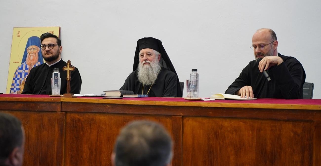 Preasfințitul Părinte Samuel Bistrițeanul, la conferinţa ASCOR de la Alba Iulia 357755