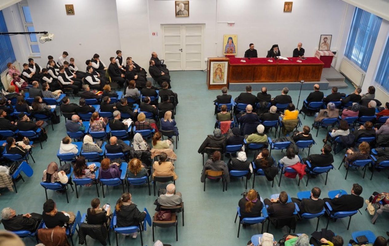 Preasfințitul Părinte Samuel Bistrițeanul, la conferinţa ASCOR de la Alba Iulia 357757