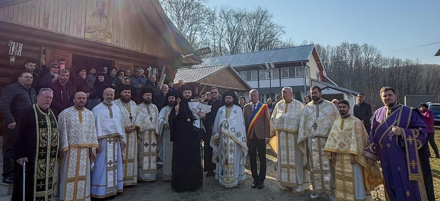 Prezență arhierească la hramul schitului din Drăgușani, Bacău 357763