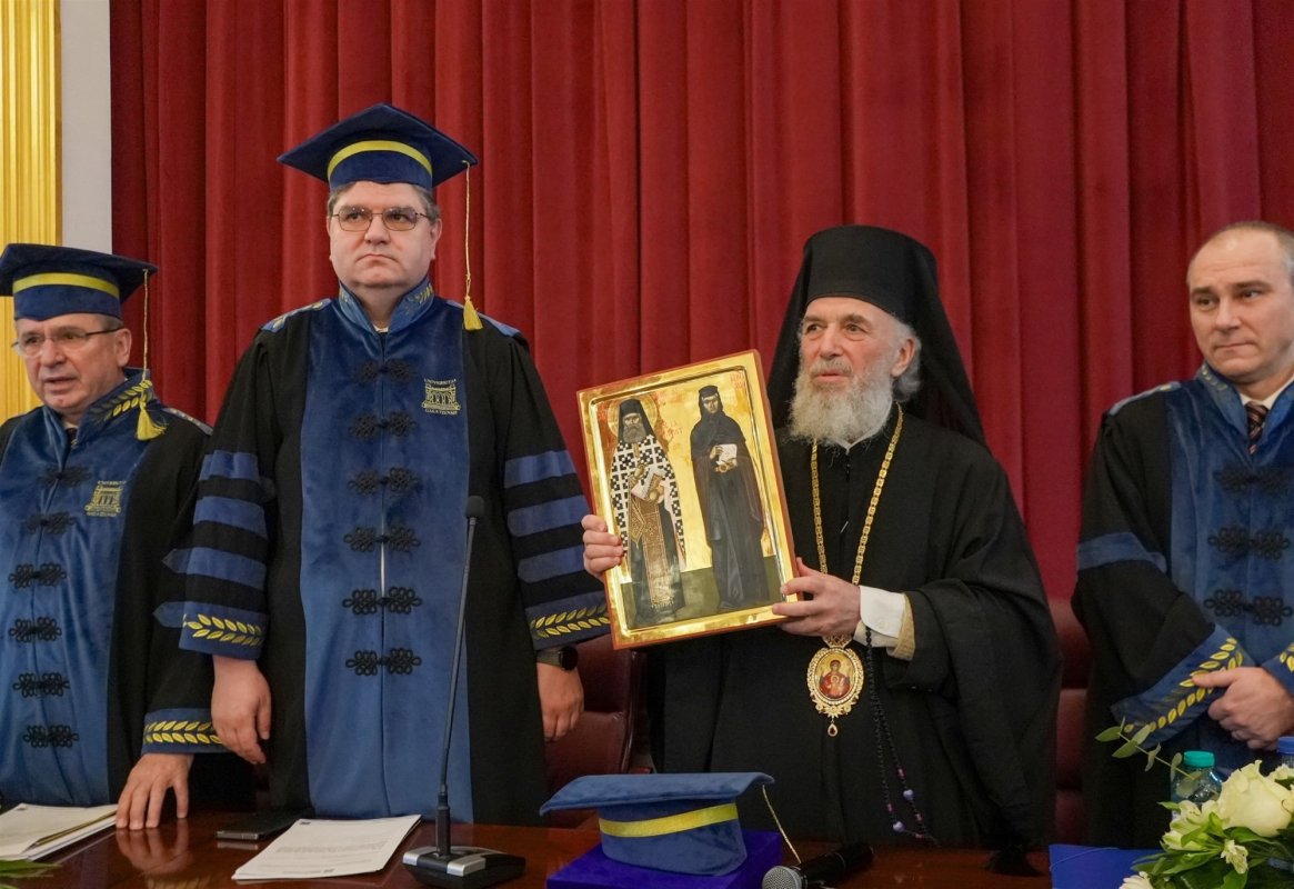 Rugăciune şi recunoştinţă la aniversarea Arhiepiscopului Dunării de Jos 357769