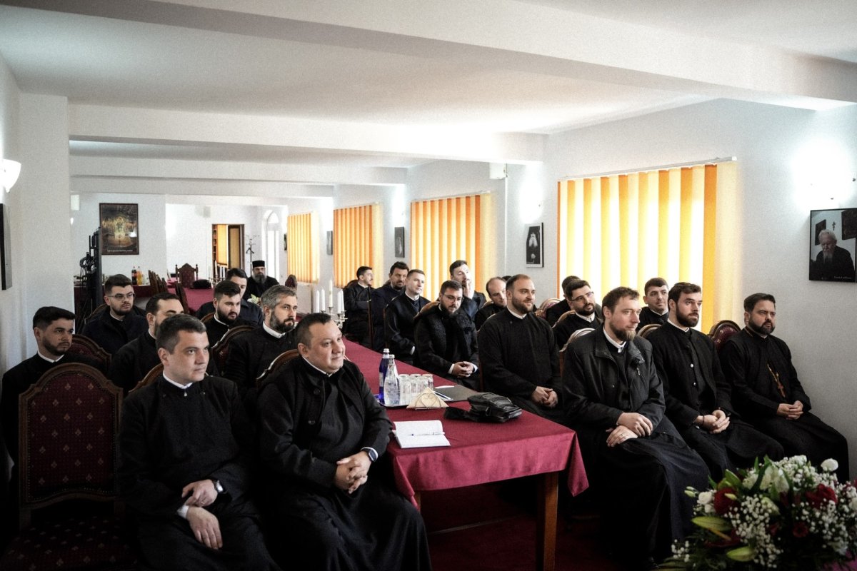 Cursuri de formare pentru clerici la Mănăstirea Strâmba, Sălaj 357852