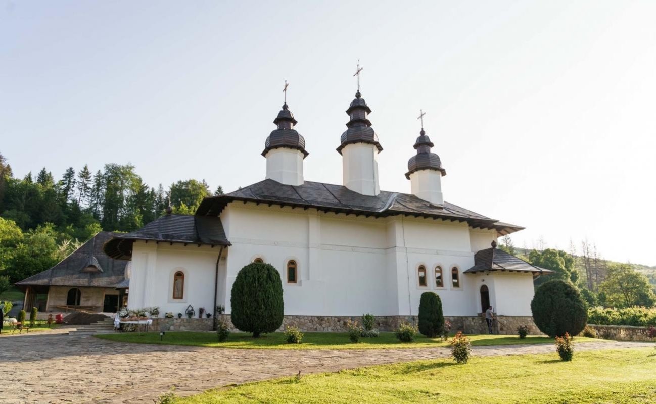 Mănăstirea Almaș construiește un Altar de vară 357842