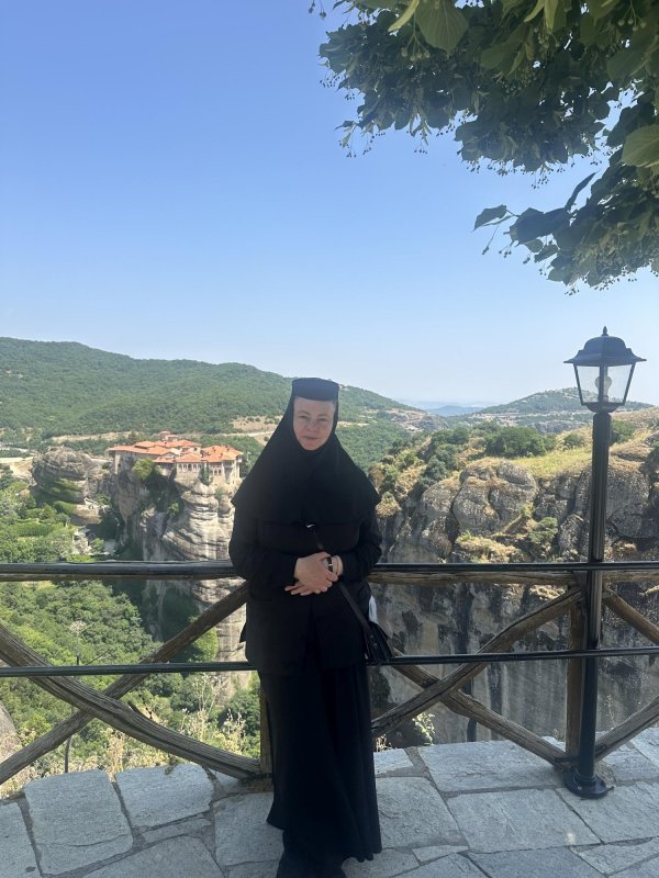 Datoriile stareţei Ambrozia de la Mănăstirea „Dintr-un Lemn” 357445