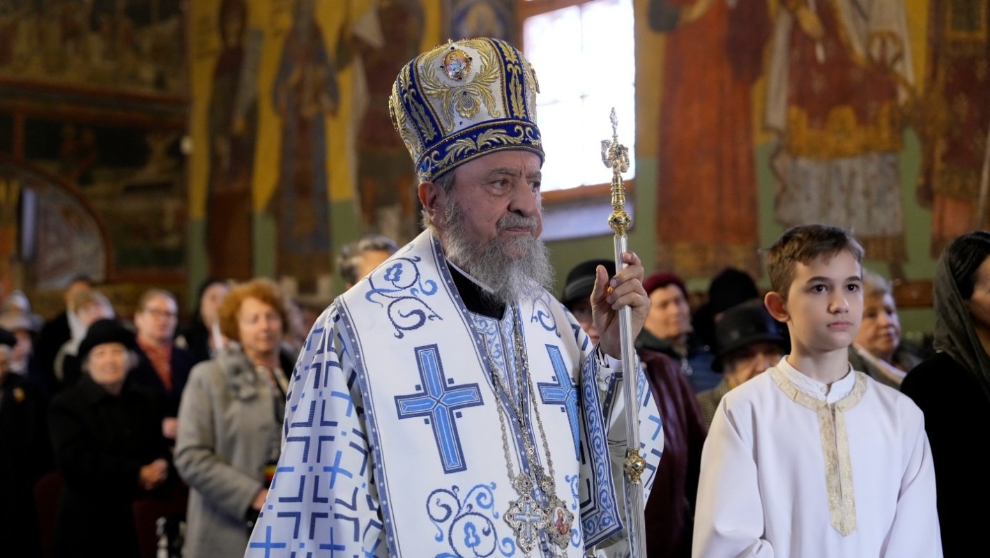 Liturghie arhierească în cea mai veche biserică ortodoxă din Sibiu 357934
