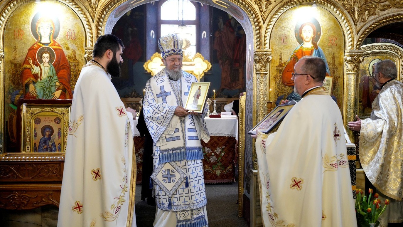 Liturghie arhierească în cea mai veche biserică ortodoxă din Sibiu 357936