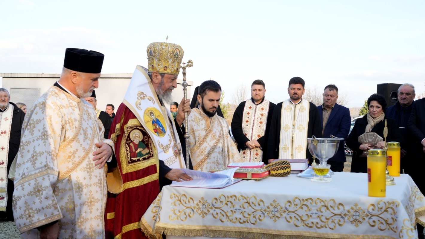Piatră de temelie pentru biserica Parohiei Şelimbăr-Cartierul Tineretului 357949