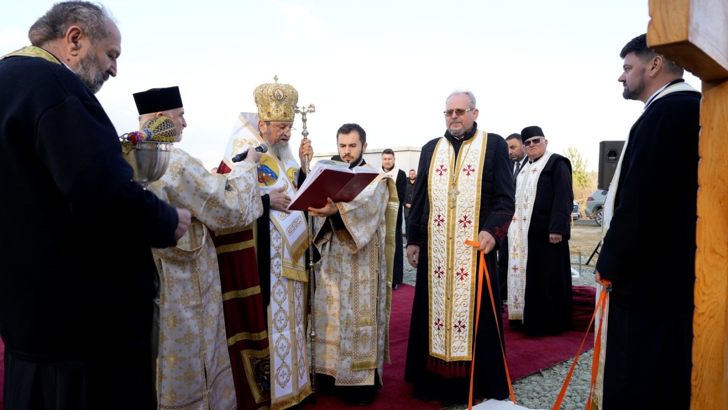 Piatră de temelie pentru biserica Parohiei Şelimbăr-Cartierul Tineretului 357950