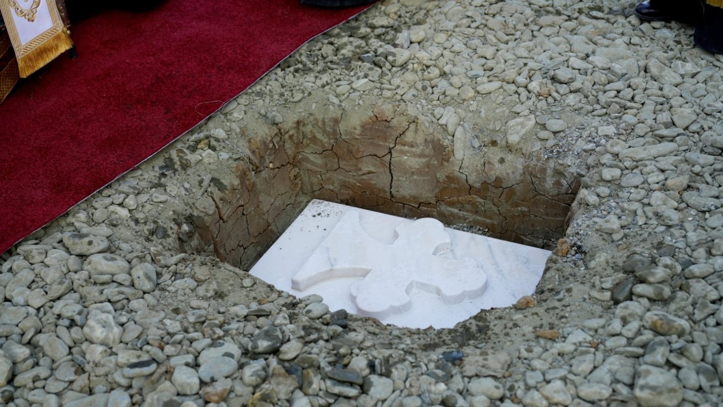 Piatră de temelie pentru biserica Parohiei Şelimbăr-Cartierul Tineretului 357952