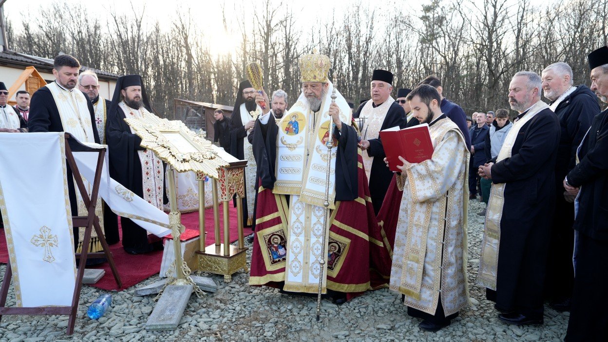Piatră de temelie pentru biserica Parohiei Şelimbăr-Cartierul Tineretului 357953