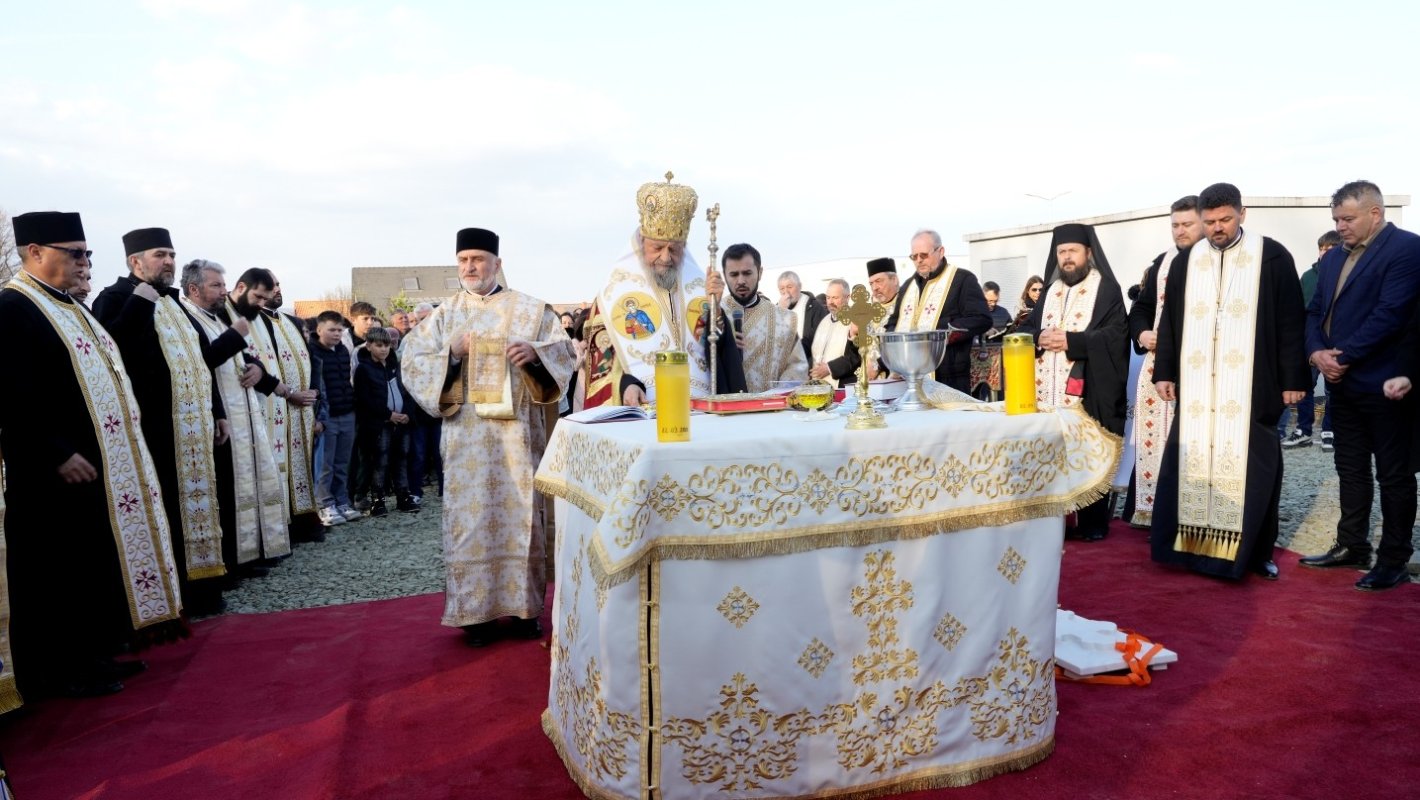 Piatră de temelie pentru biserica Parohiei Şelimbăr-Cartierul Tineretului 357956
