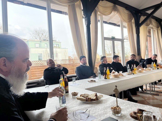 Întâlnirea clericilor Protopopiatului Ortodox Român al Bavariei de Sud 358064