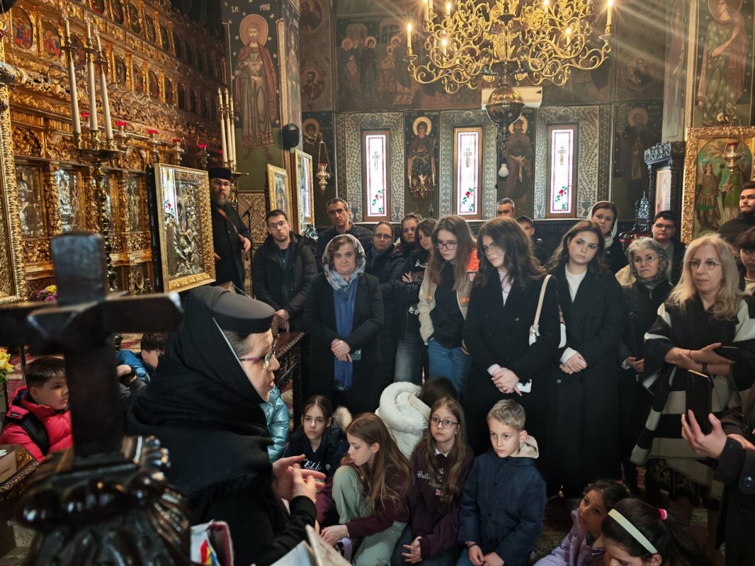 Pelerinaj pe urmele sfintelor femei recent canonizate 358067