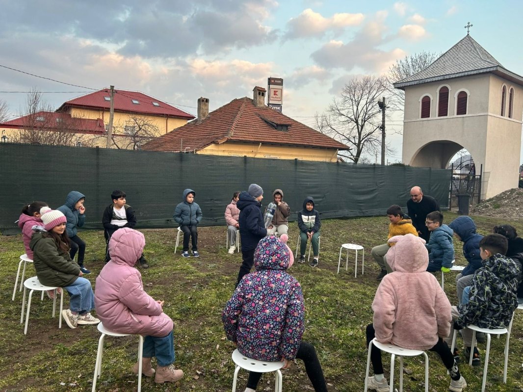 Proiectul „Centrul de activități cu tineretul «Sfântul Ilie Tesviteanul»”, la o parohie din Râmnicu Sărat 357992