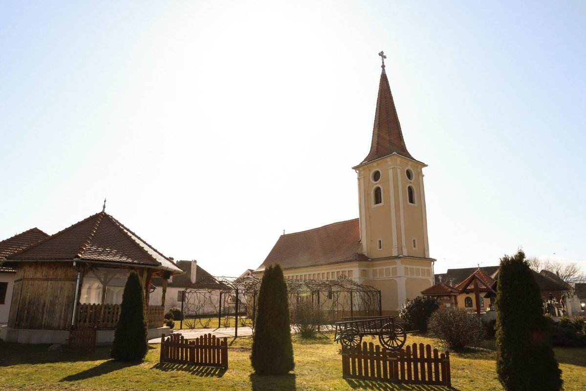 Biserica veche din Cristian, lăcaş ziditor de suflet românesc  358117