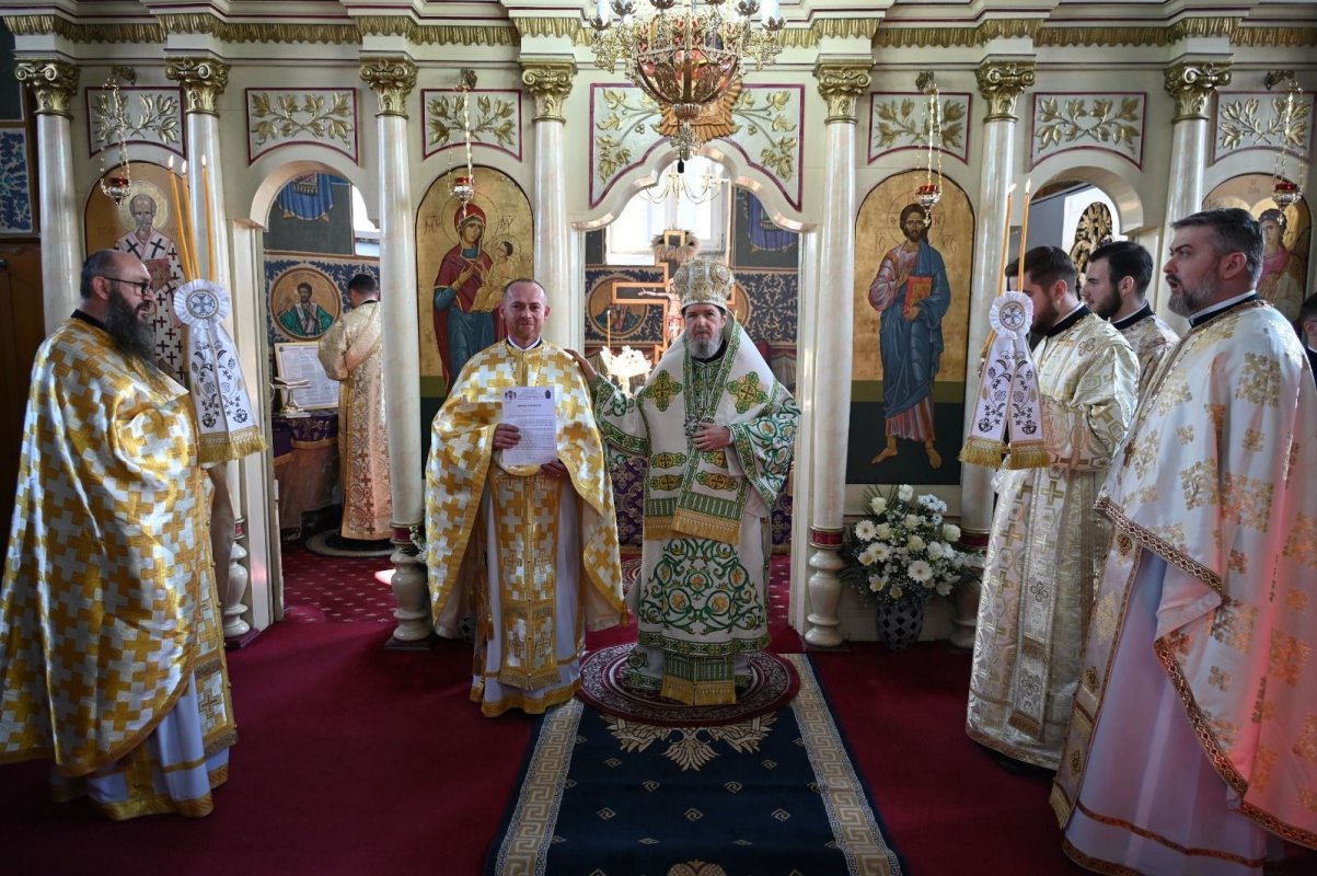 Vizită arhierească în Parohia Groşi, Protopopiatul Oradea 358145