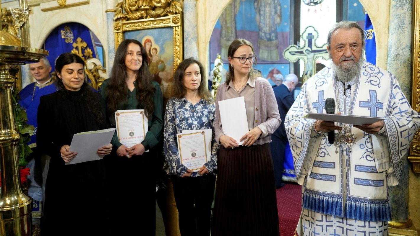 Binecuvântare în zi de hram la Biserica „Buna Vestire” din Sibiu 358226