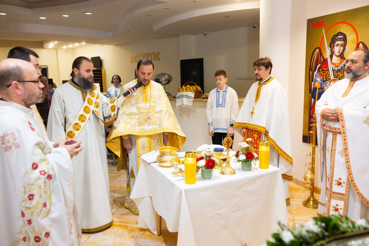 Sfințirea paraclisului Centrului „Affinity Polizu Residence” din București 358275