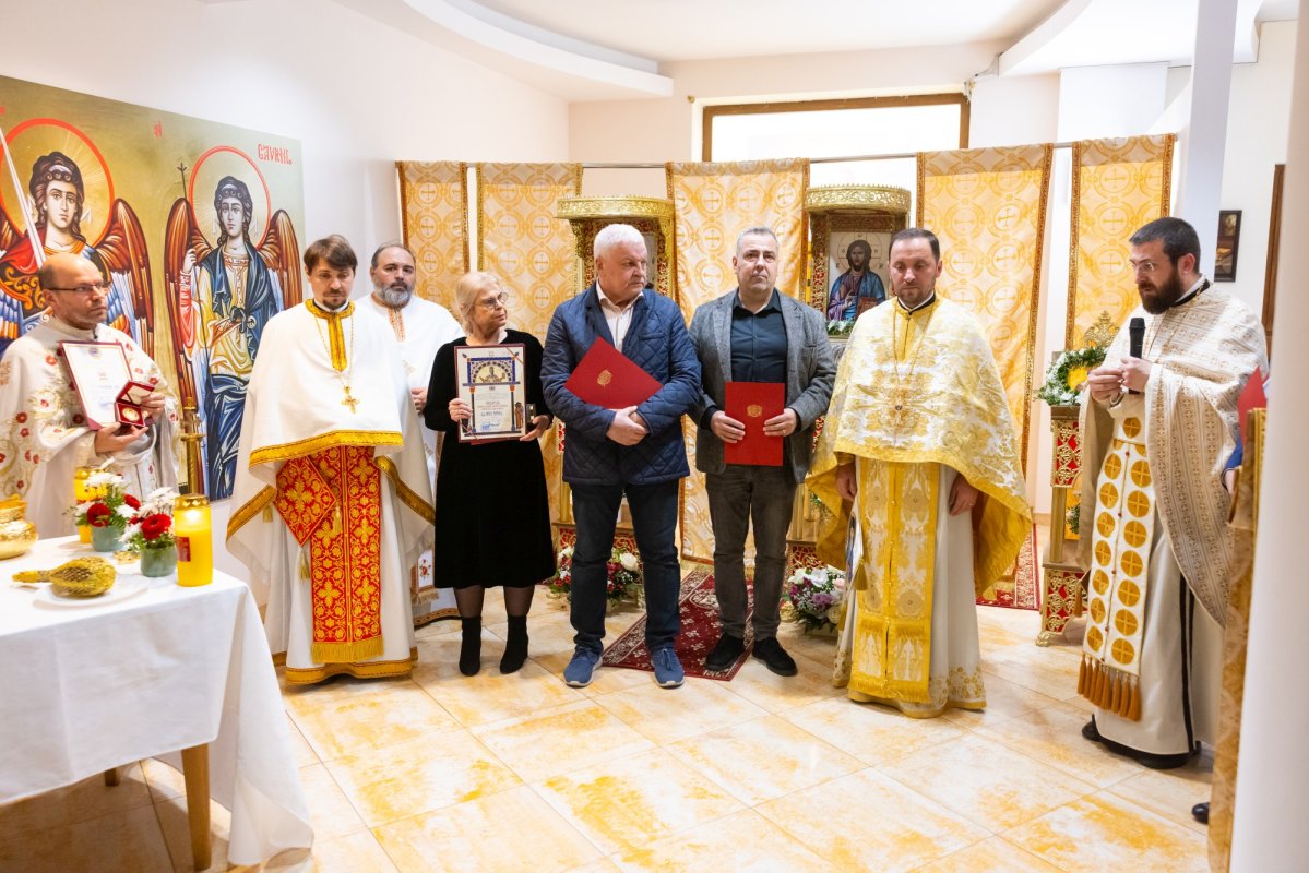 Sfințirea paraclisului Centrului „Affinity Polizu Residence” din București 358277