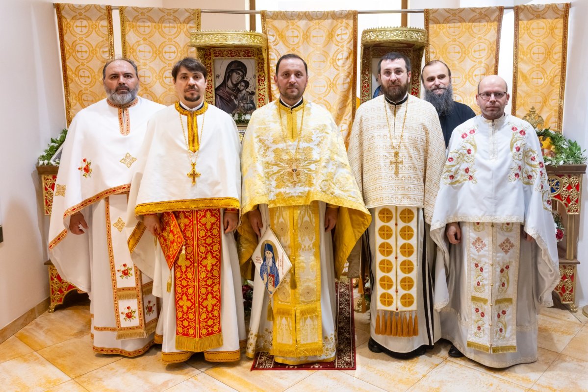 Sfințirea paraclisului Centrului „Affinity Polizu Residence” din București 358278