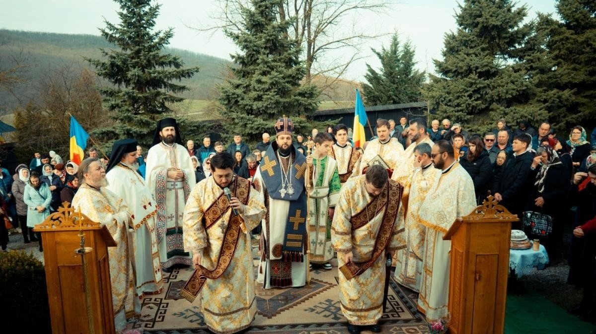 Hramul Mănăstirii Pogleț 358360