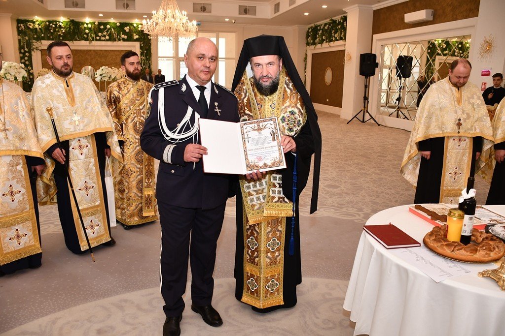 Hramul Paraclisului „Buna Vestire” al Mănăstirii Nera 358335