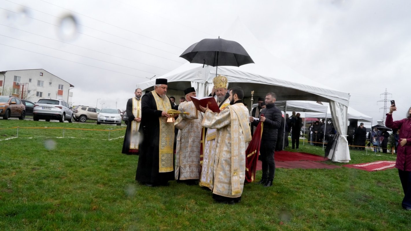Piatră de temelie pentru noua biserică din Cisnădie 358605