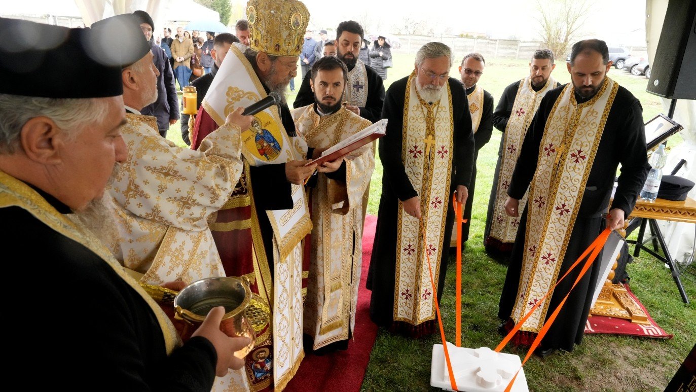 Piatră de temelie pentru noua biserică din Cisnădie‑Cartierul Arhitecţilor 358604