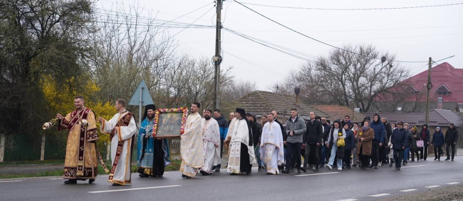 Procesiune la Mănăstirea Crângu din județul Teleorman 358556