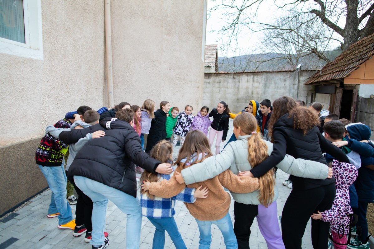 Conștientizarea importanței rugăciunii la o parohie din Alba 358802