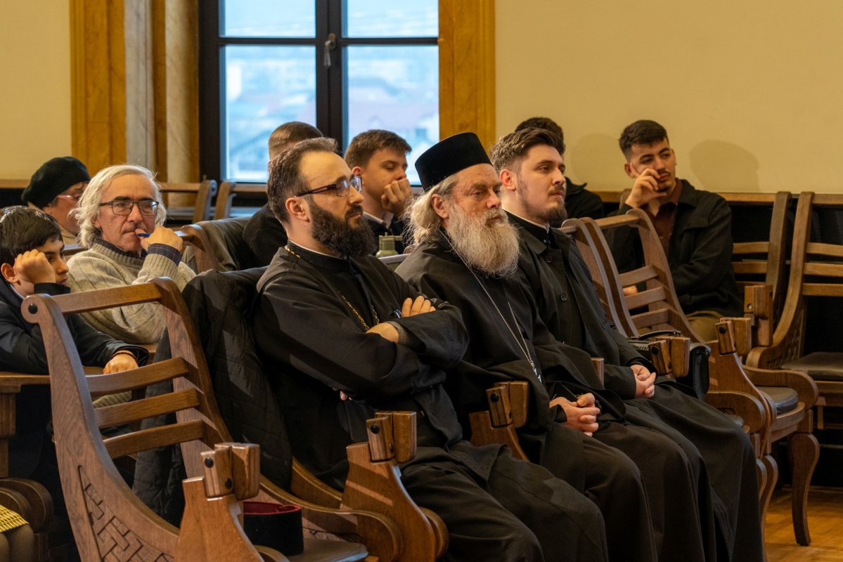  Arhiepiscopul Dunării de Jos a conferențiat la Iași 358946