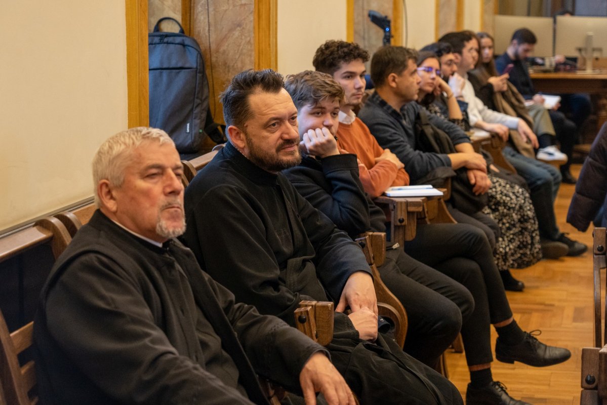  Arhiepiscopul Dunării de Jos a conferențiat la Iași 358948