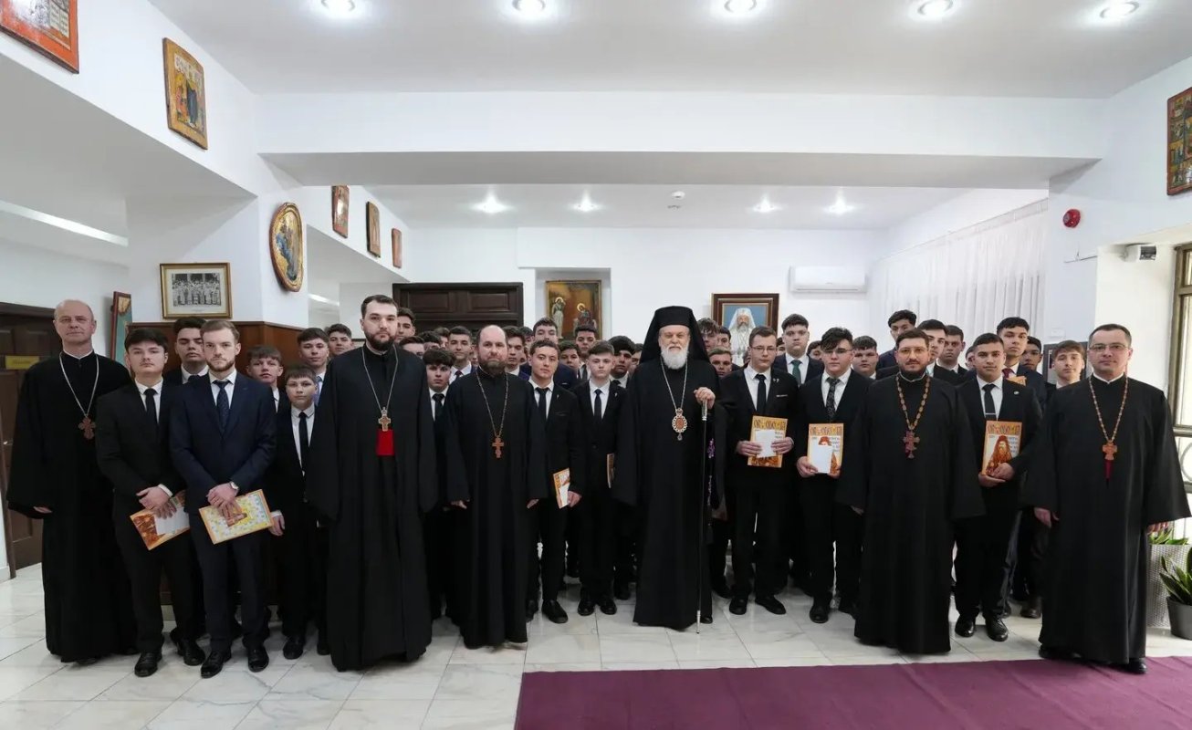 Burse pentru elevii Seminarului Teologic „Sfântul Ioan Gură de Aur” din Slobozia 358978