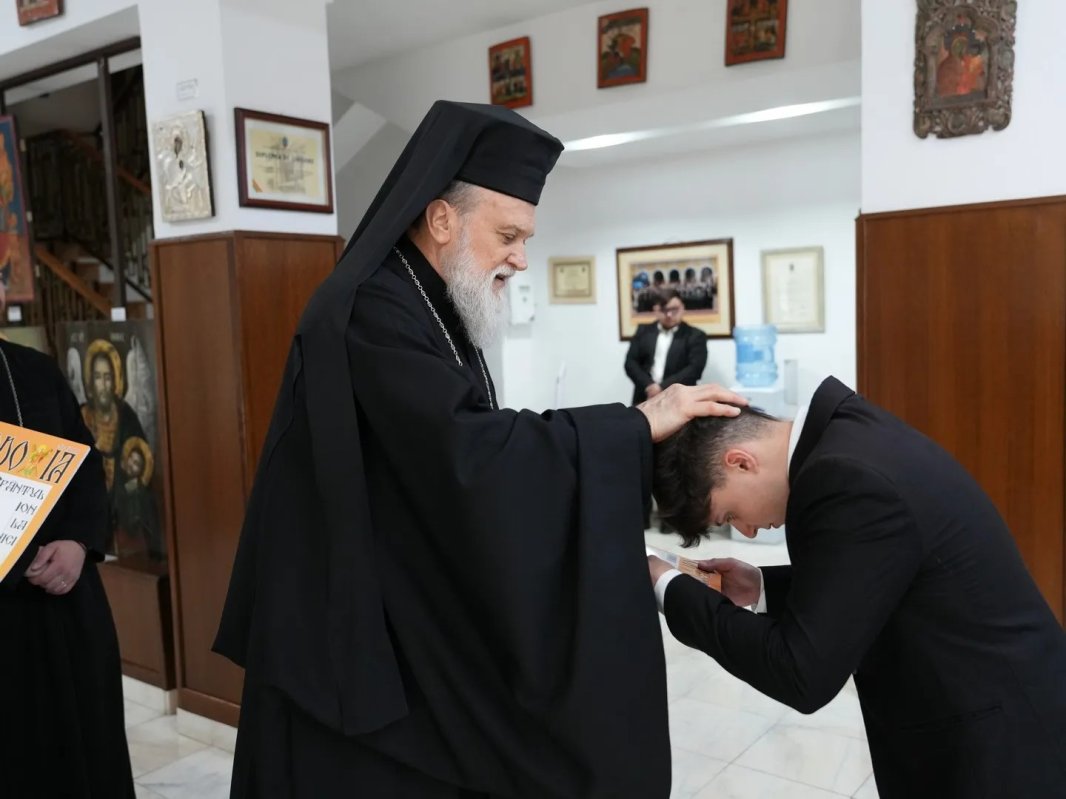 Burse pentru elevii Seminarului Teologic „Sfântul Ioan Gură de Aur” din Slobozia 358980