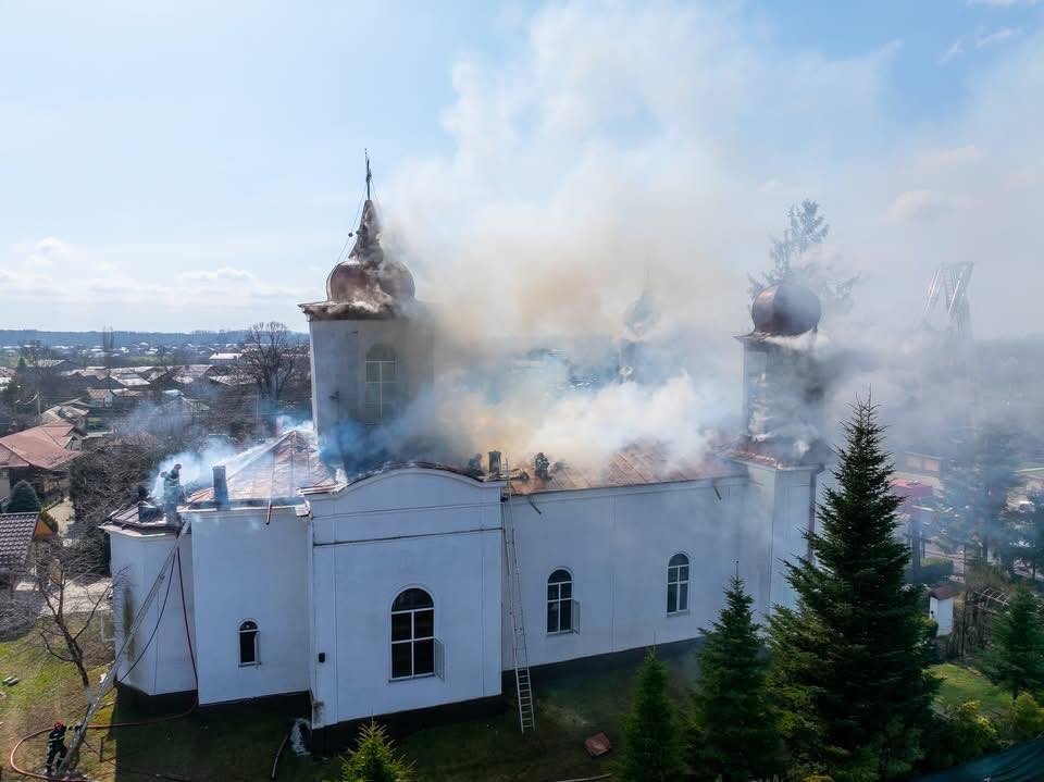 Comunitatea care va salva o biserică 358891