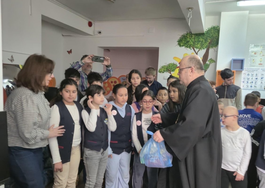  Daruri pentru copii din partea Arhiepiscopiei Târgoviștei 358924