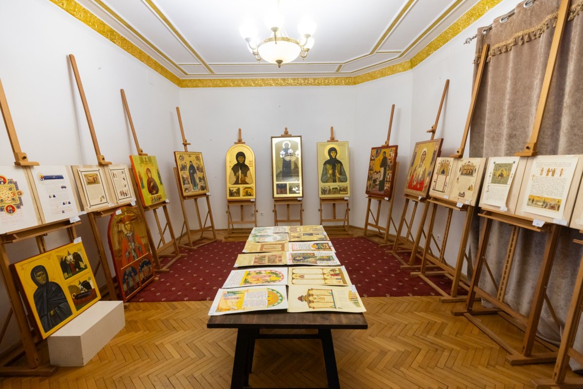 Evaluarea lucrărilor la Concursul „Icoana ortodoxă - lumina credinței” 358967