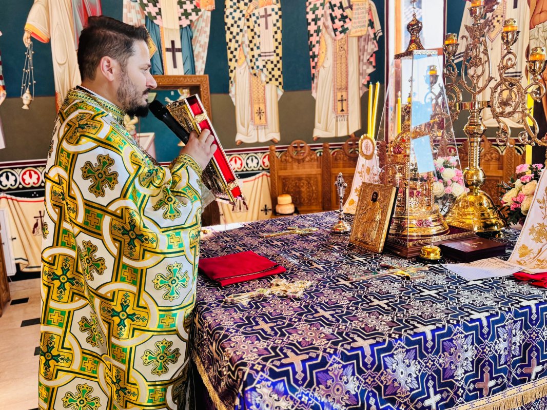 Intrarea Domnului în Ierusalim, prăznuită într‑o biserică prahoveană 359173