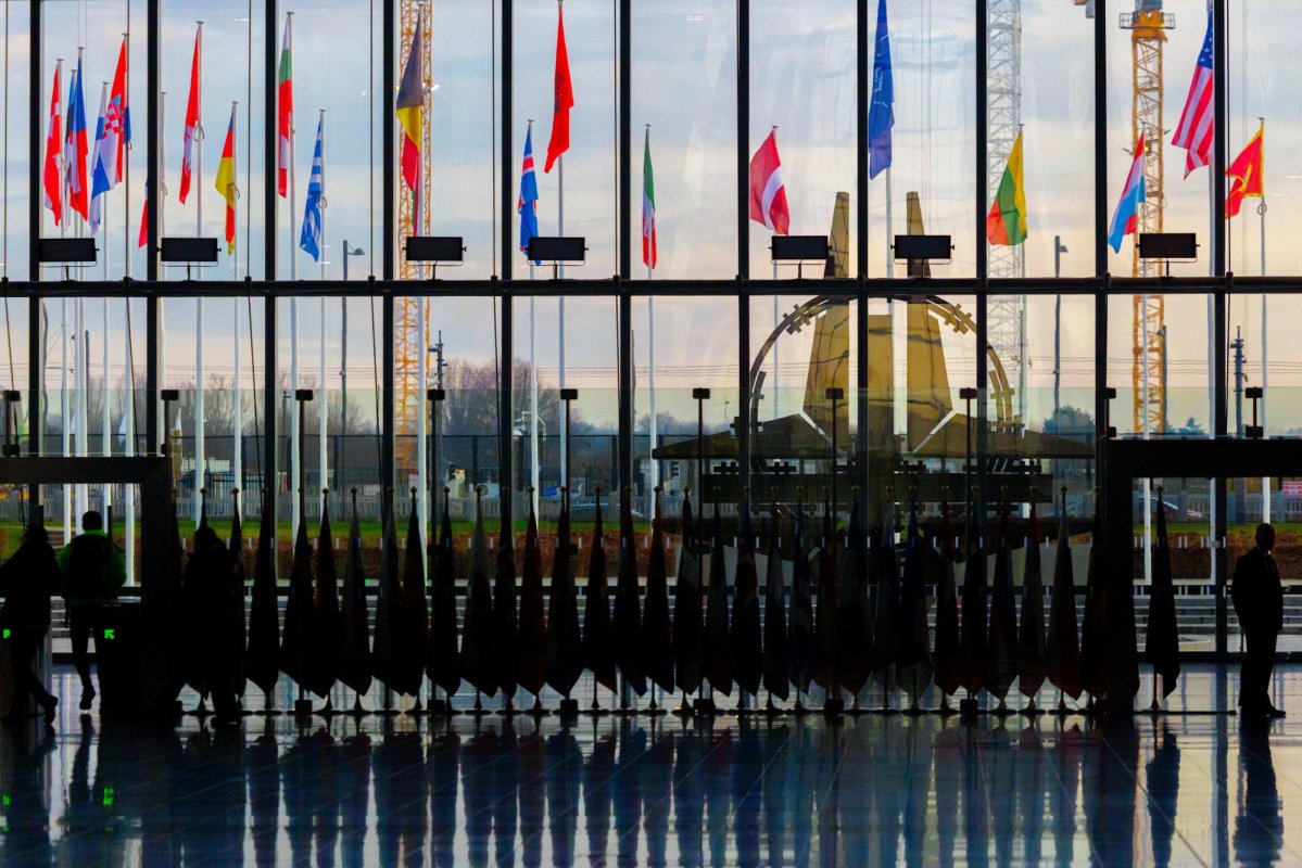 „Politico”: Cinci scenarii care ar slăbi poziția NATO 359202