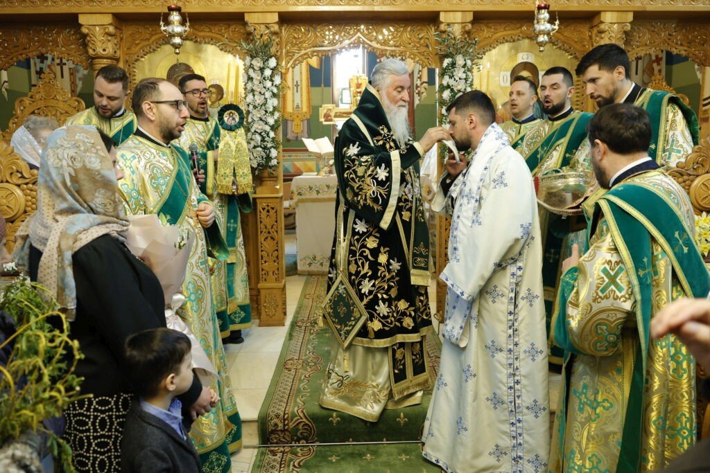 Popas de slujire și binecuvântare la o biserică din Craiova 359210