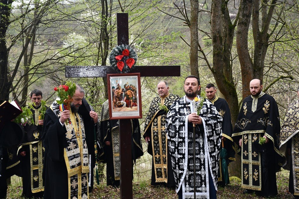 Procesiune la Ciudanovița în vinerea dinaintea Floriilor 359221