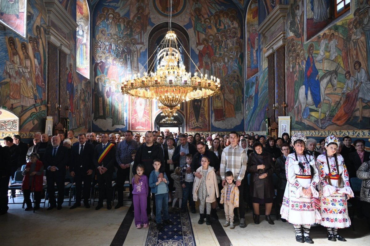 Duminica Intrării Domnului în Ierusalim sărbătorită la Beiuş 359314