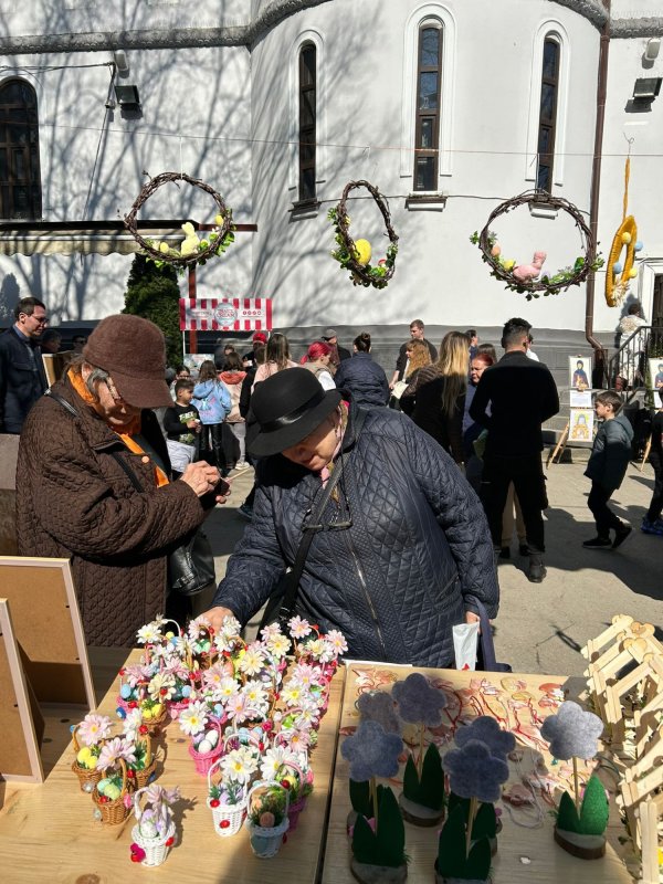 Expoziție de icoane și fotografie la Biserica „Buna Vestire”‑Giulești 359330