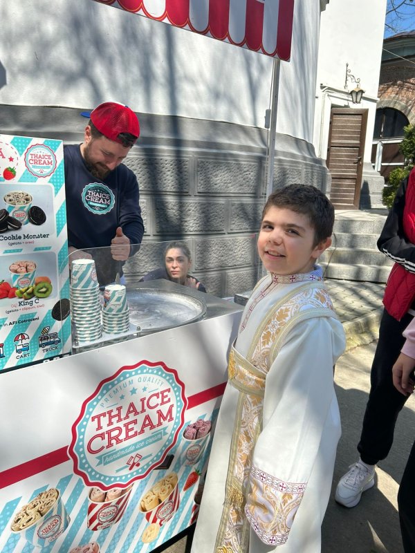 Expoziție de icoane și fotografie la Biserica „Buna Vestire”‑Giulești 359332