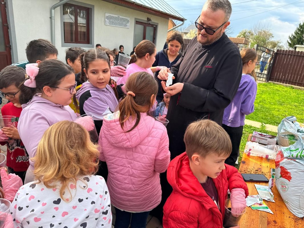 Final emoționant de proiect la Parohia Fierbinți Târg 359342