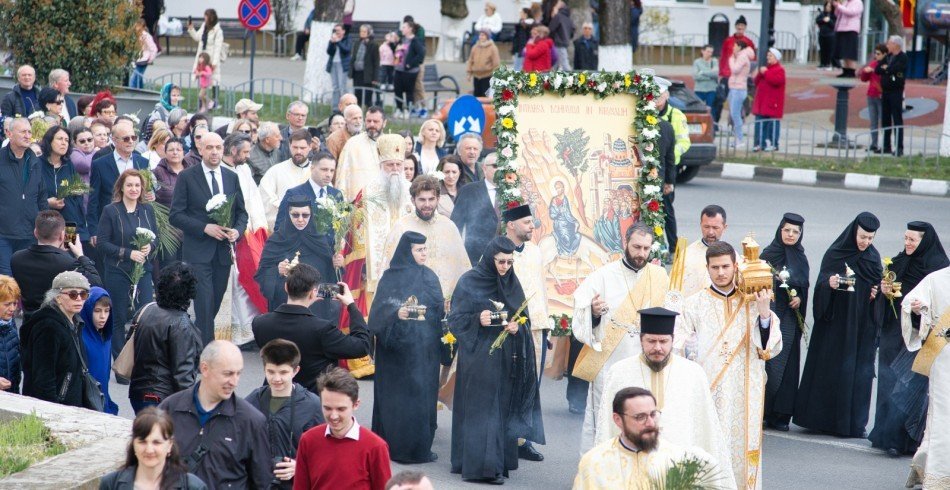 Înălțare duhovnicească pentru credincioșii din Râmnicu Vâlcea 359346